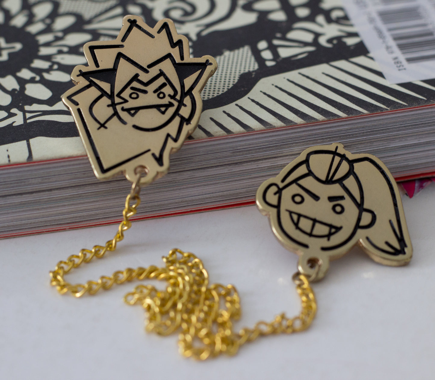 CATRADORA Enamel Pin